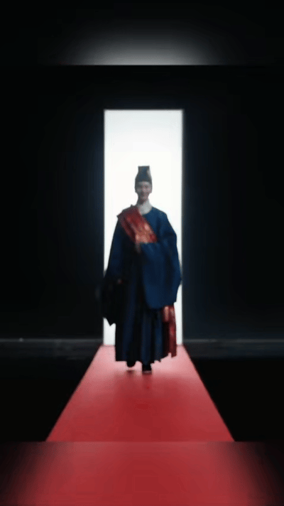 #30秒看懂中国婚服演变##央视七夕晚会#从唐风宋韵到明清风尚，中国婚服演变，尽