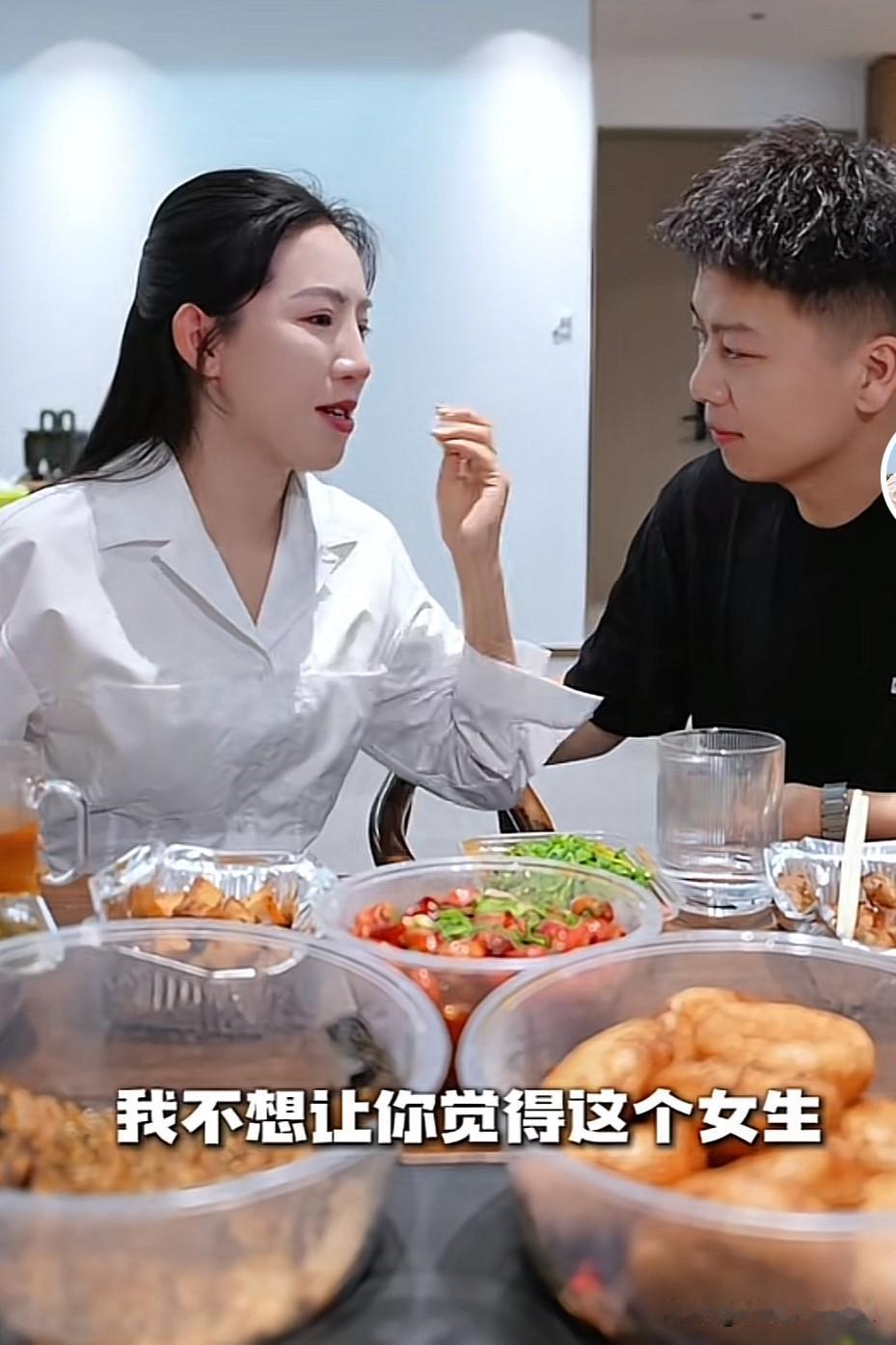 看哭了！原来光鲜亮丽的网红麦小登背后隐藏着很多不为人知的心酸！

大家都知道网红