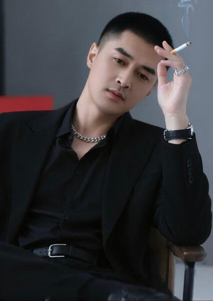解决孤独的最好良药是什么独处是一个人的清欢，是安静也是自由。