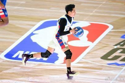 王鹤棣NBA名人赛三番战 三年坚守，热爱不减，赛场之上永远耀眼夺目