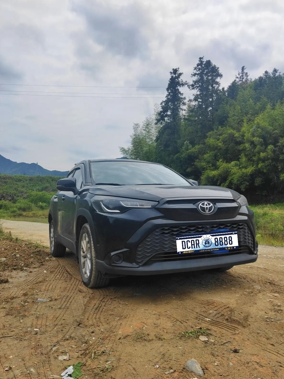 丰田锋兰达车主别只盯着CarPlay，这个“刹车保持”按键，堵车时能救你的腰
很