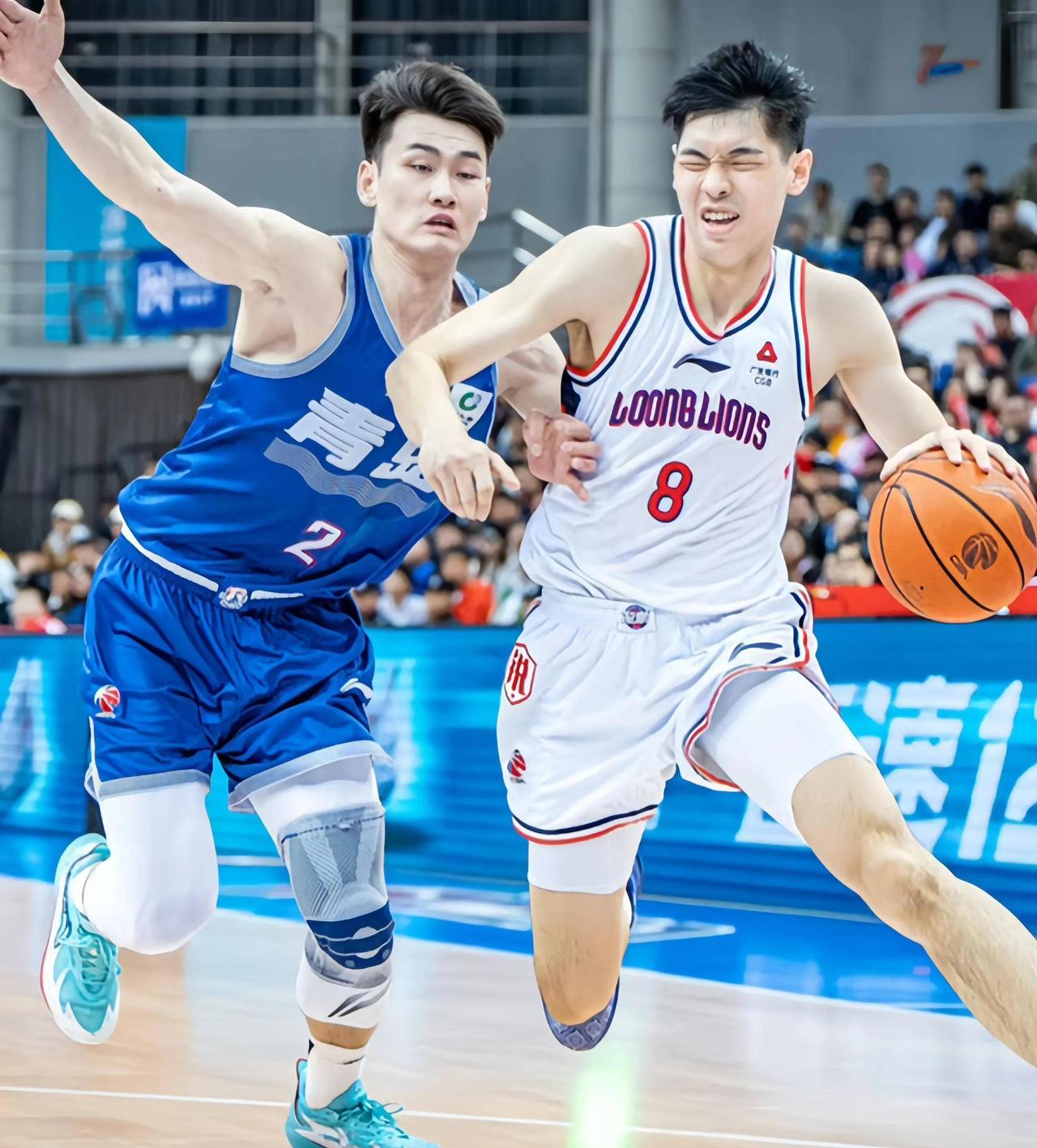 excuse me？

有人说现在的CBA是锋线盛世？

what！

虽说张镇