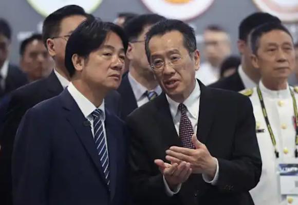 接连两次重磅信号，民进党准备放弃“台独”，准备与大陆谈判，两岸统一或许只剩最后一