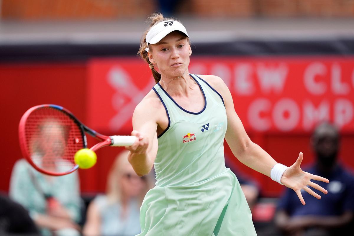 莱巴金娜WTA1000罗马站被斯托维丽娜逆转， 无缘四强
        北京时