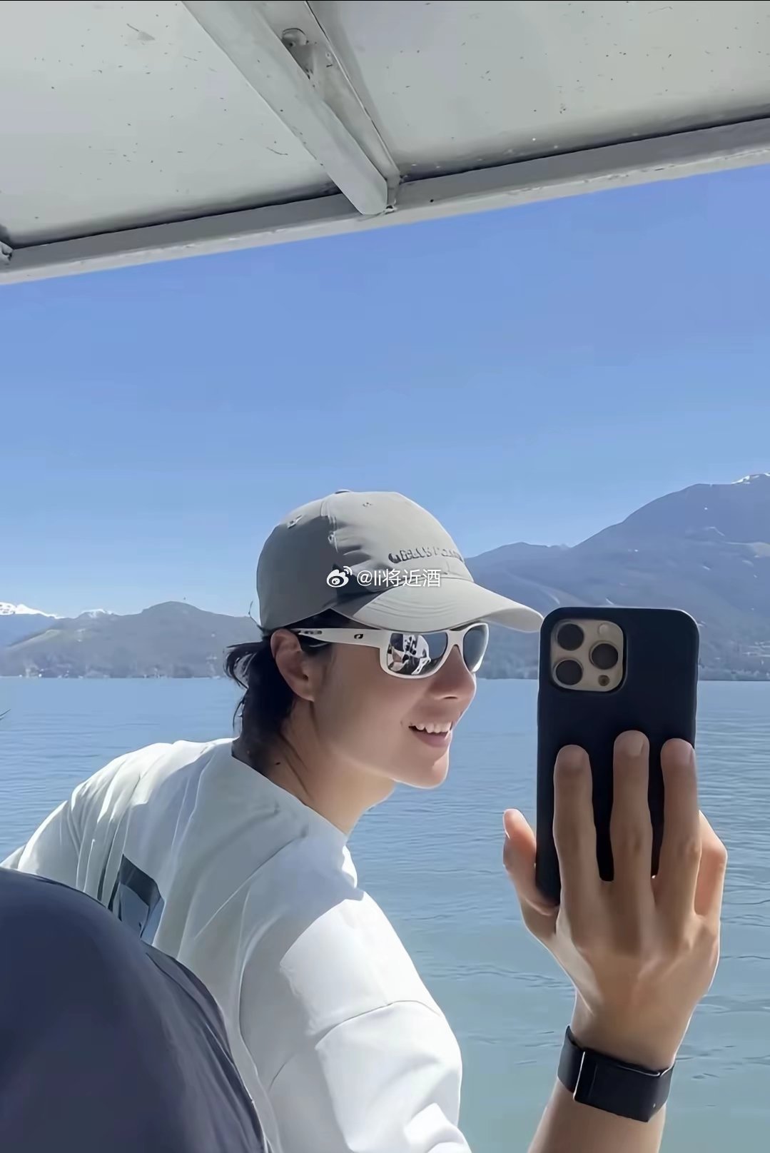 王一博又登双子塔 我看向彩虹，满眼他的笑容​​​