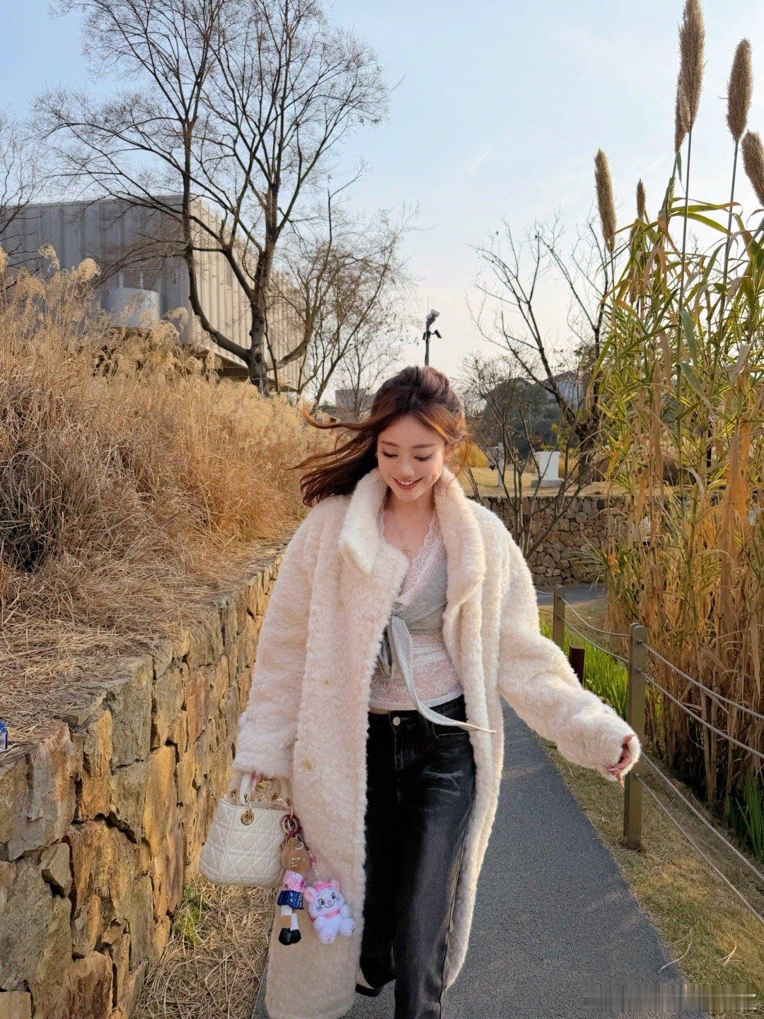 “束起个马尾 束起所有伤悲”🍁👱🏻♀️🥯 