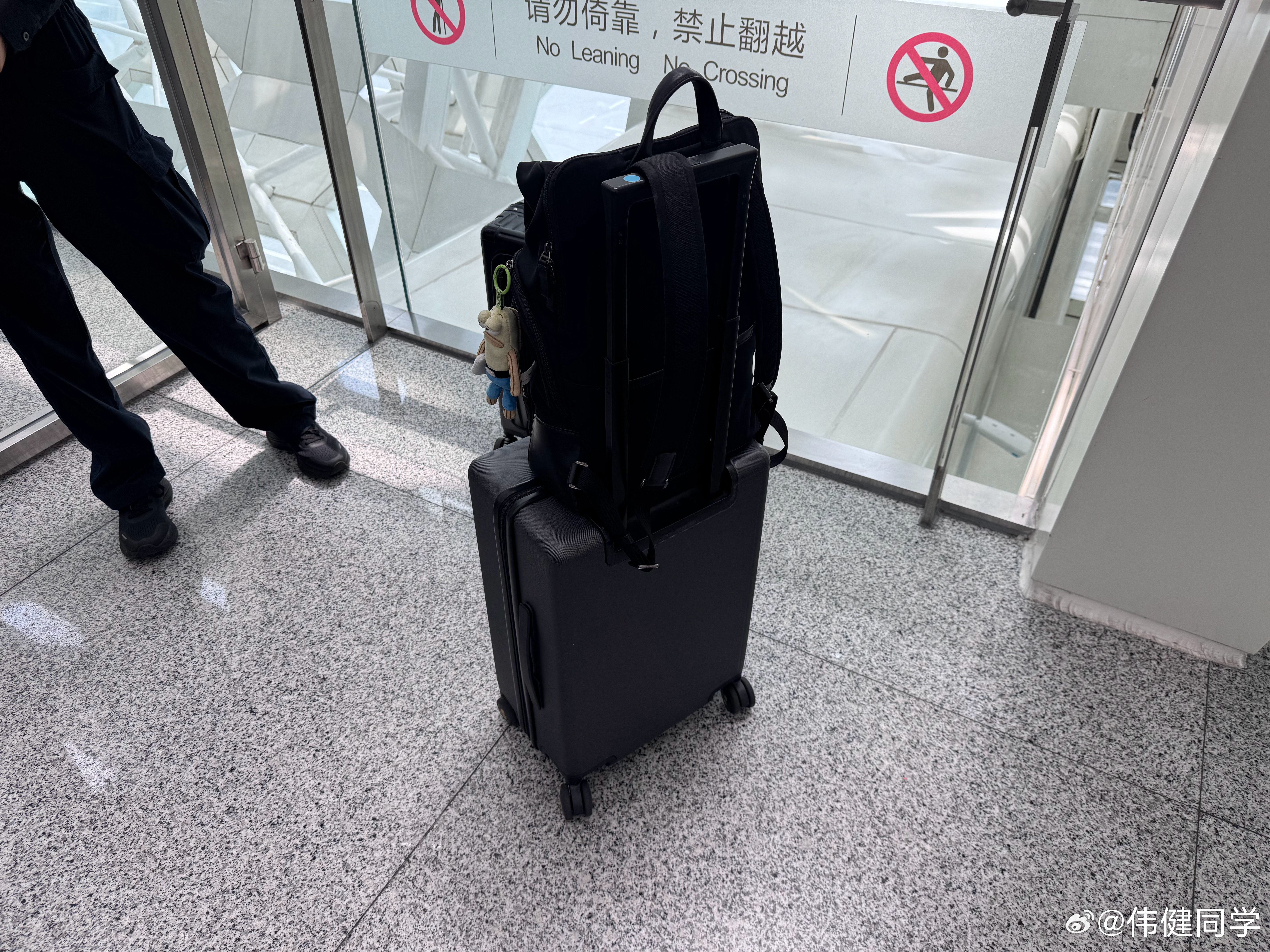 飞了这么多次第一次遇到超重的情况，行李箱被强制托运了