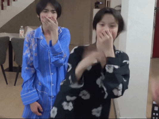 从现在开始不吃不喝，专心等待明天主题曲考核 