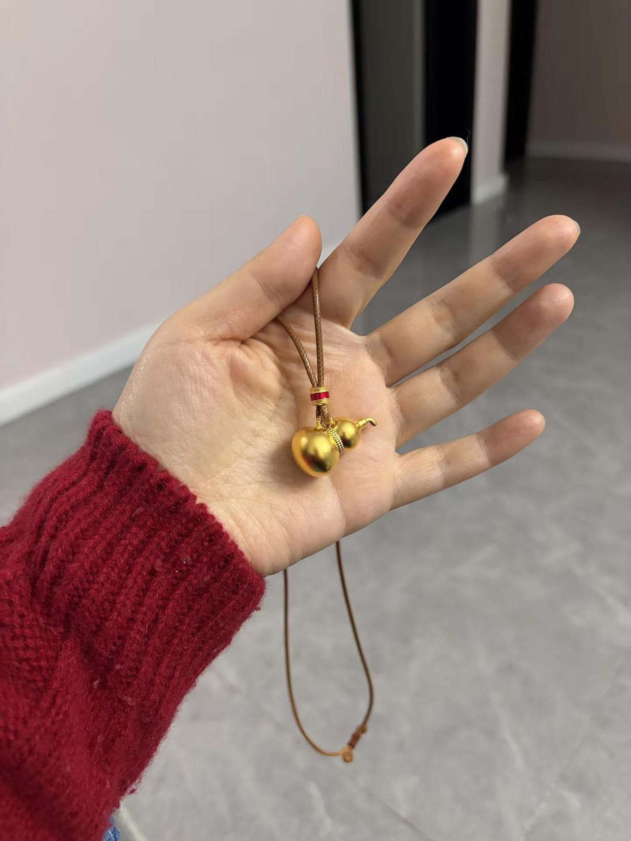 前几天梦到我有一只金葫芦～