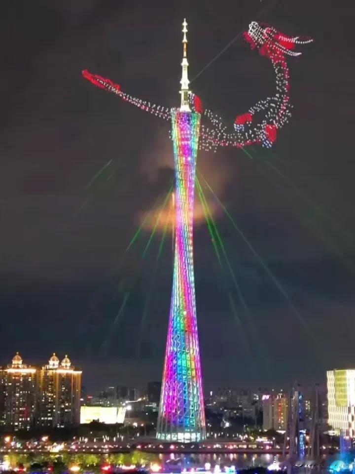 愿你在新的一年里，

生活如诗如画，

充满温馨与甜蜜；

事业蒸蒸日上，

步
