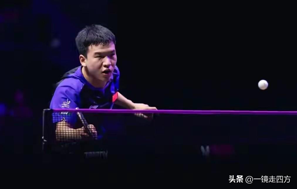 刚刚结束的一场WTT欧洲大满贯瑞典站男单首轮比赛，向鹏对阵韩国的林钟勋，在首局1