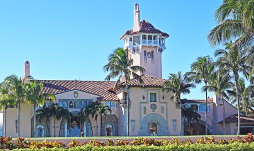 【美国特勤局特工开枪击毙了一名试图闯入特朗普海湖庄园的男子。 】据信二十岁出头的