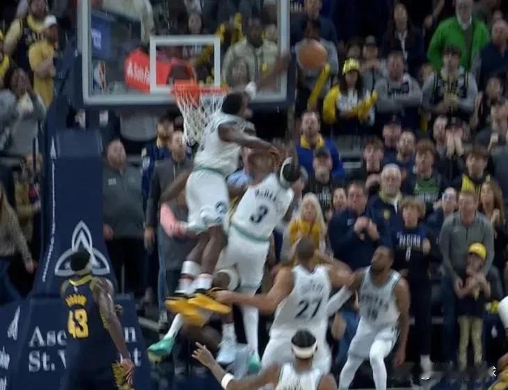 爱德华兹这个弹跳，比当年詹姆斯盖伊戈达拉的那个还震撼！#NBA#