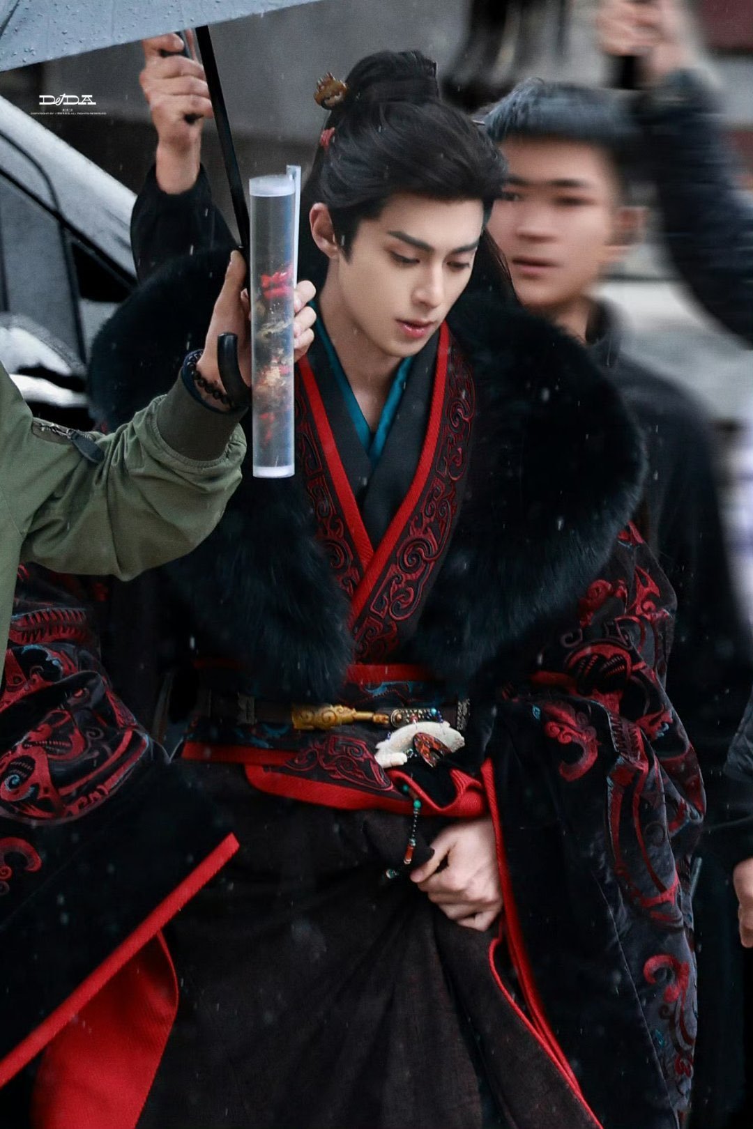 王鹤棣《将门独后》路透造型。 