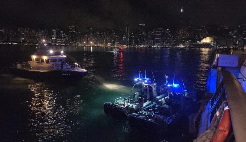 香港尖沙咀发生少女坠海。今日（15日）凌晨1时许，有途人行经星光大道近尖东巴士总