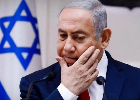 4月28日内塔尼亚胡终于现身，贪腐案拖3年，3次借安全理由躲审，真就有那么多急着