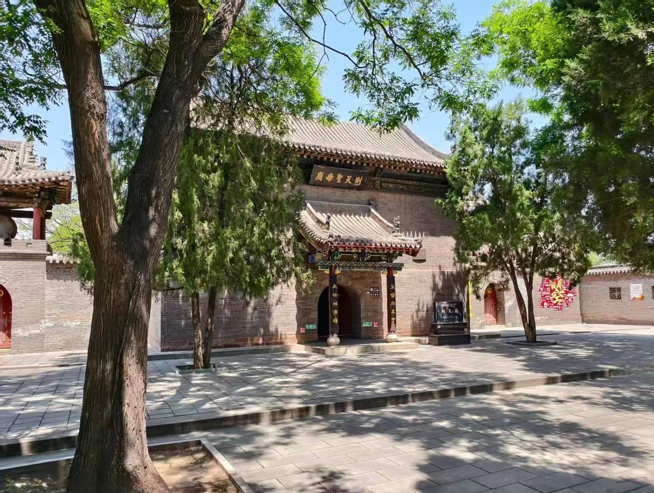 ＃一张照片记录美好的风景＃
    这是“五一”假期，一张拍摄于山西省文水县凤城