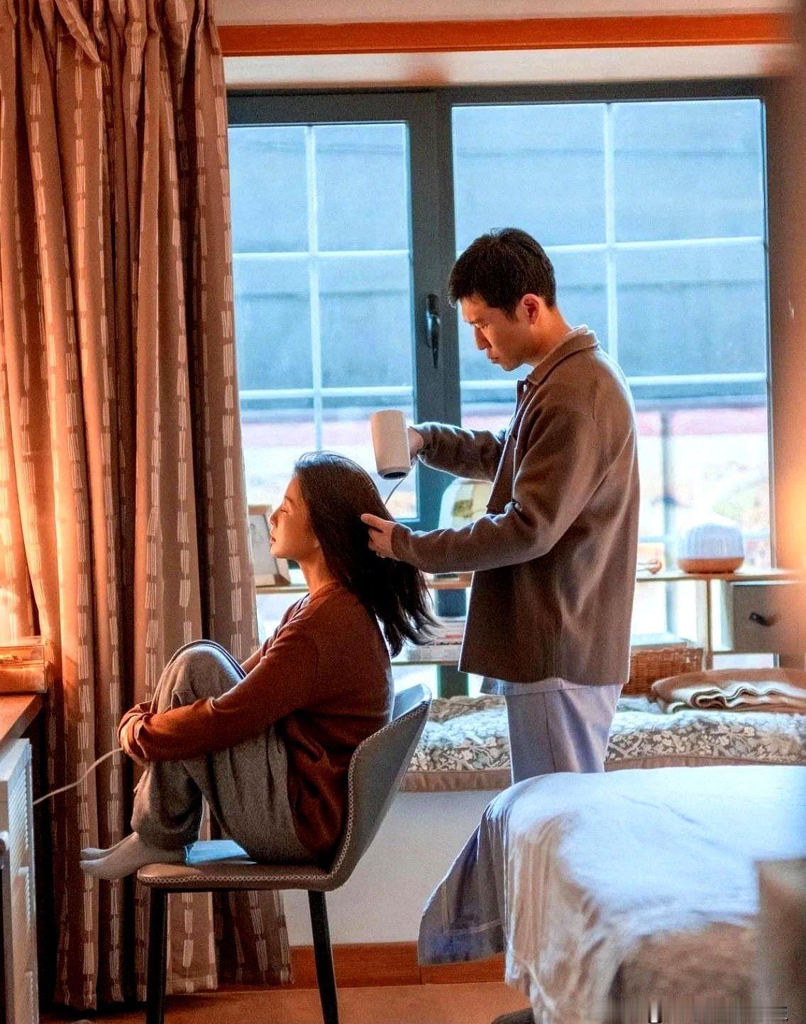 今天刷到那篇《你让她安心》,作者把“男主外女主内”写进宇宙规律,话术里夹着风水玄