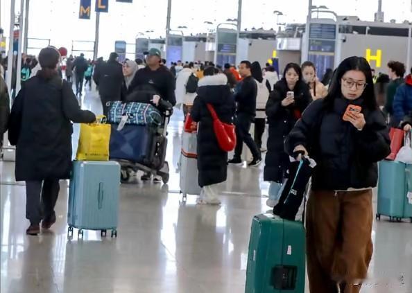 文旅部公布《旅游投诉处理办法》，3月15日起施行。新规明确投诉处理时限，要求旅行