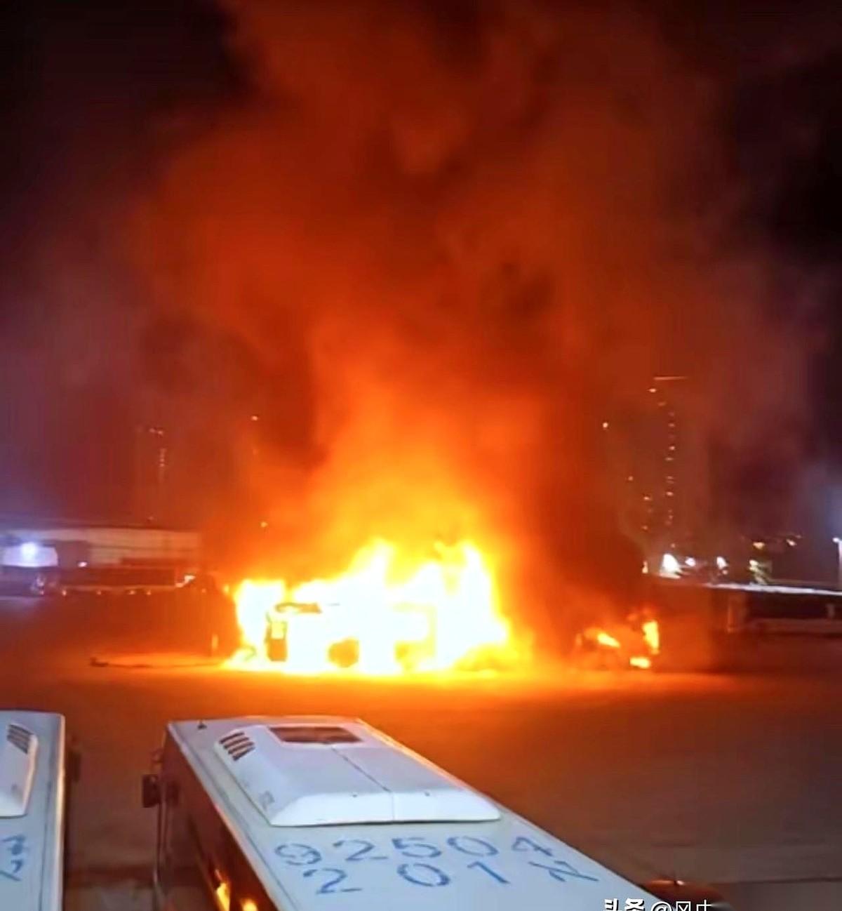 我嘞个去，一大早（或者说，半夜刷手机刷到）就看到这消息，真是心头一紧！“战机坠毁