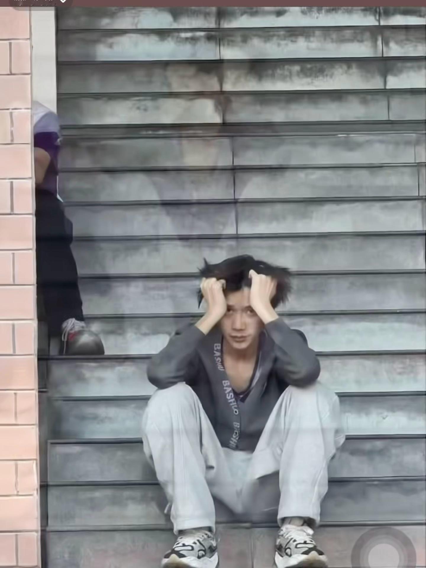 [NO]四抄一小人饶命呀[NO][haha]哭泣哭泣怕啦怕啦[haha] ​​​