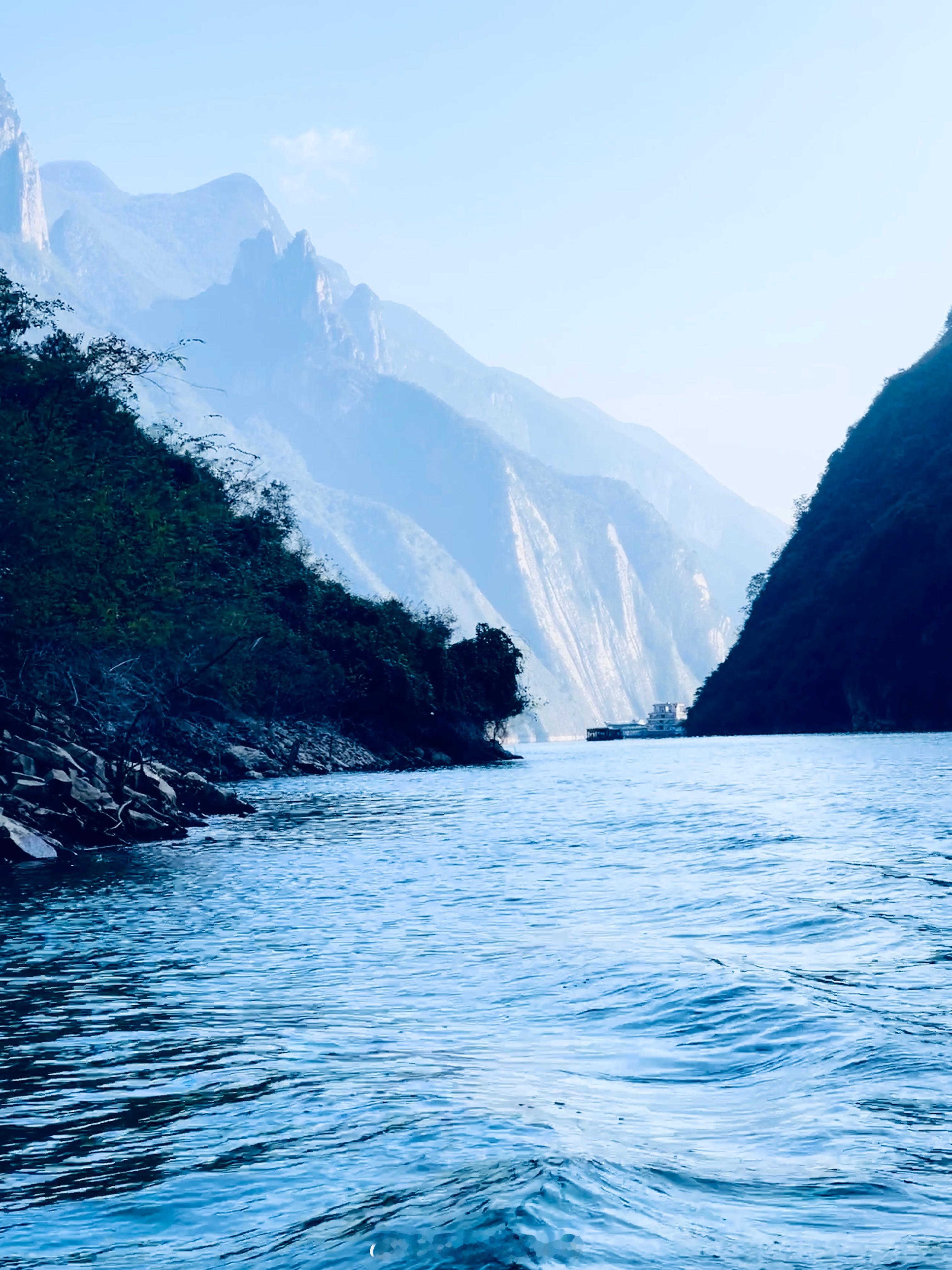 🎉《走遍中国》为你发来一张时空之旅的邀请函！想体验一场穿越千年的奇幻漂流吗？巫