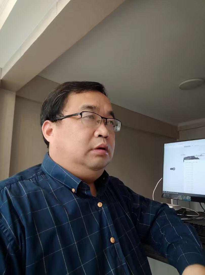 塞鸿秋·真男儿
守得住脚下一方土，
奉得稳堂前双父母。
抱得紧怀里娇姿护，
交得