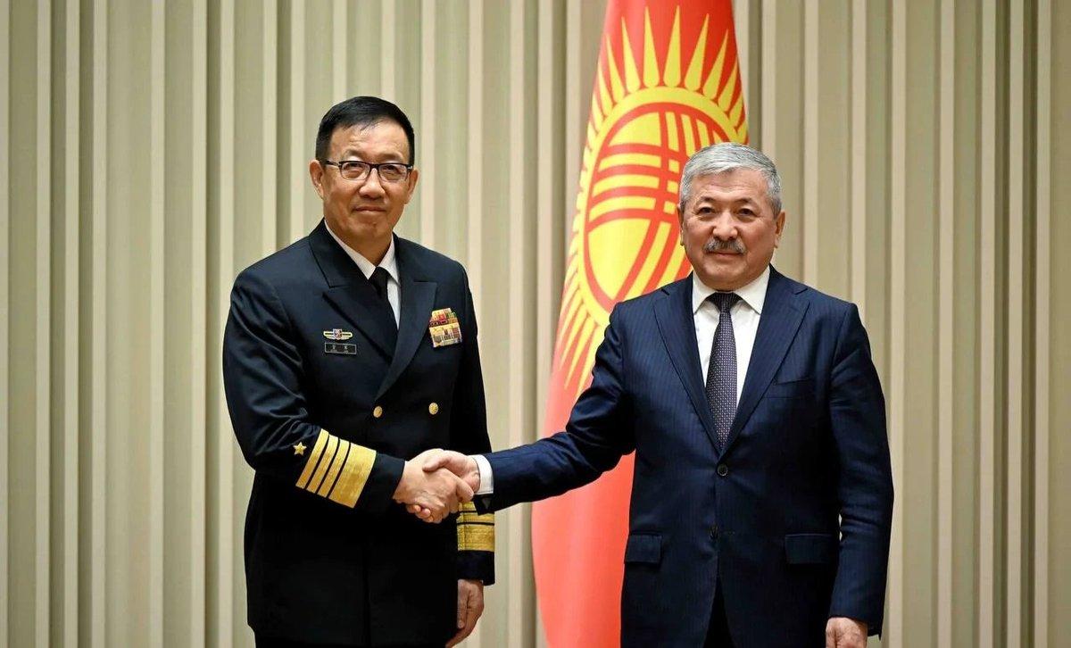 董军访问吉尔吉斯斯坦，中亚这盘棋，从今天起有了新下法

4月27日，中国防长董军