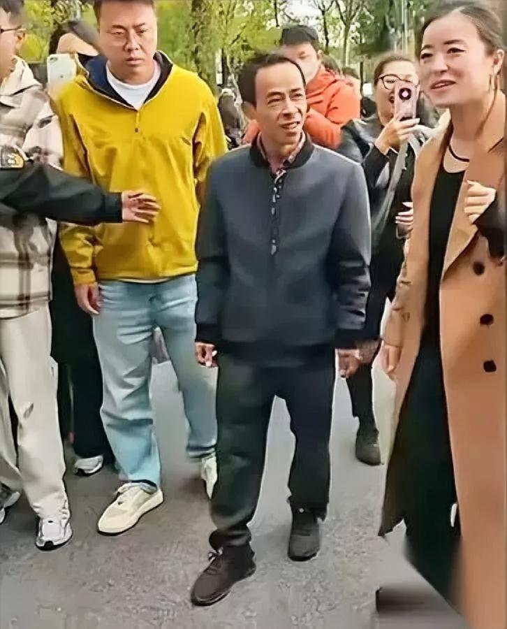 鸡排哥塌房速度惊到我了！

全国巡炸后他彻底变了…

原本靠扎实手艺在老家圈粉的