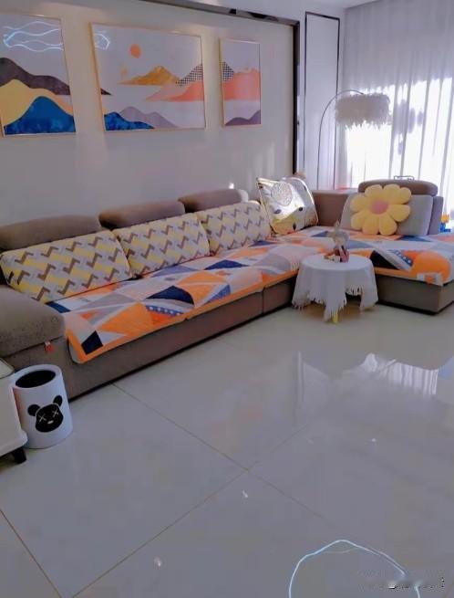 家里卫生最难搞得就是头发，到处都是它的影子！

我老婆和女儿的头发比较长，家里到