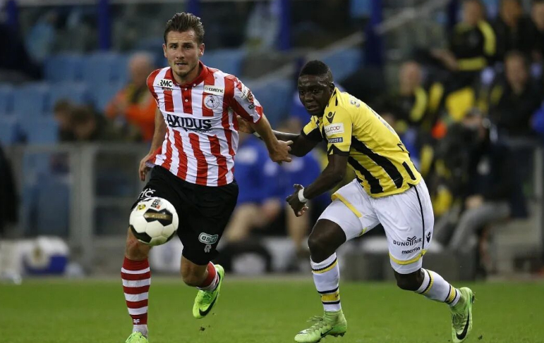 前进之鹰vs阿尔克马尔方向让胜  胜   2-1 1-0更多比赛看法：世界杯讨论