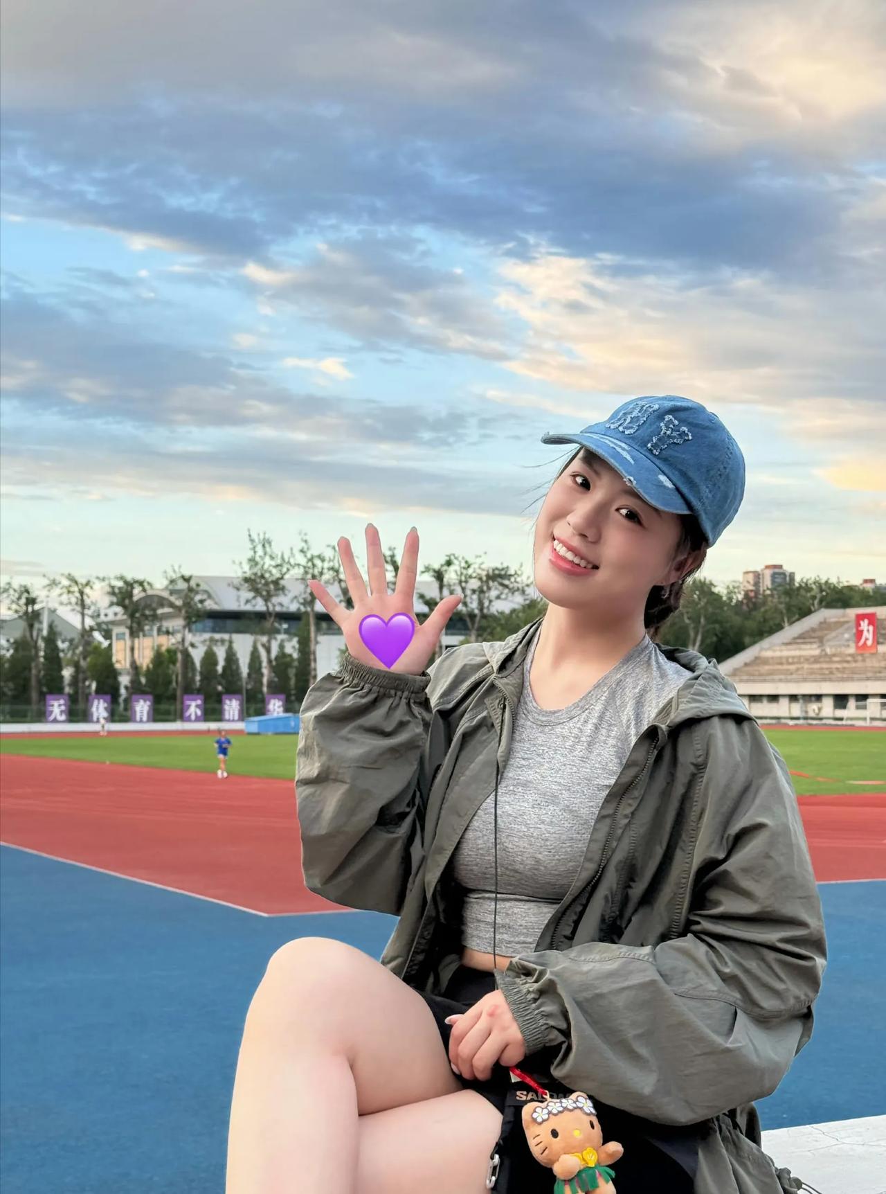 她是出生于浙江宁波的00后，有着江南水乡姑娘的柔美灵动！三年前的东京奥运会，做为