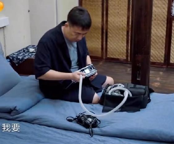 《向往的生活》终于回来了，开播的第一天，看到黄磊老师睡觉都要戴着呼吸机真的被吓了