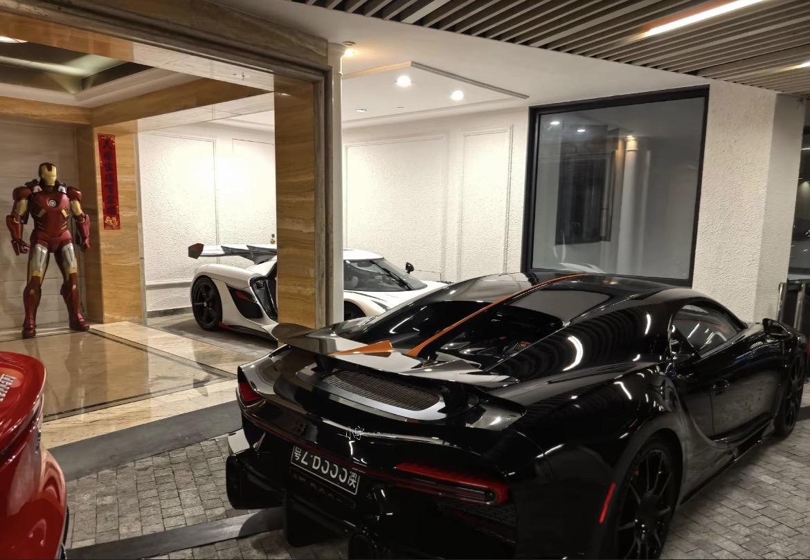 国内布加迪SS和科尼赛克Jesko首次同框