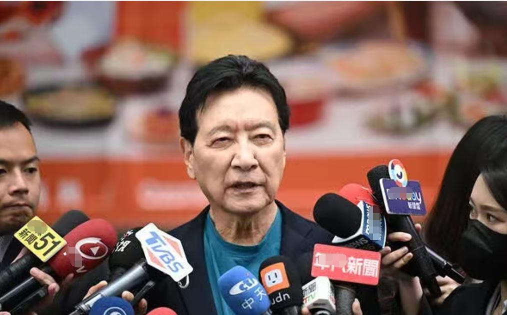 今天，赵少康好像很委屈说：“我本是一片好意，提出了8000亿的方案，打算只动支1