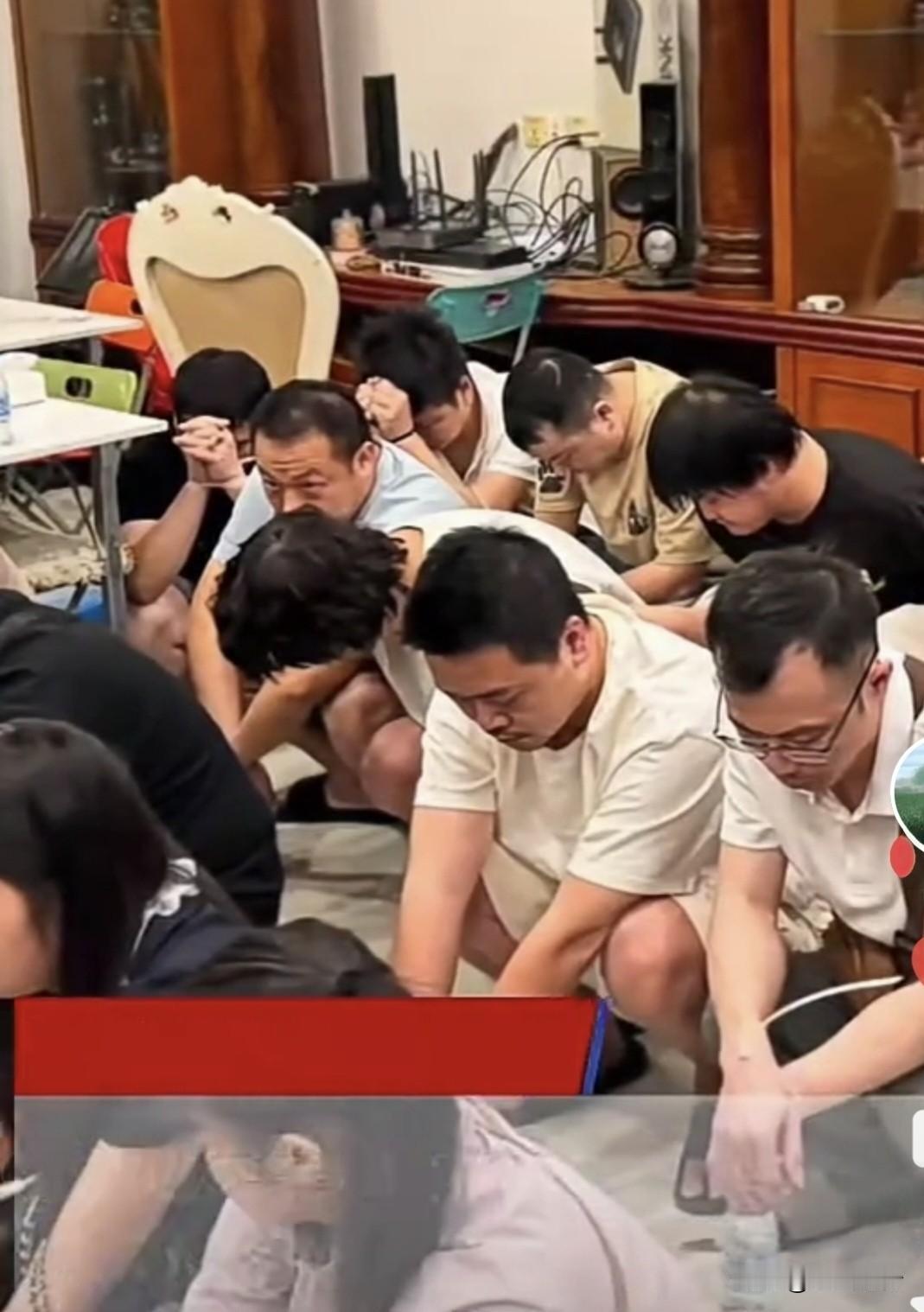【简讯】7月24日，重庆警方通报反诈战果。今年以来警方共打掉境内外电诈团伙198