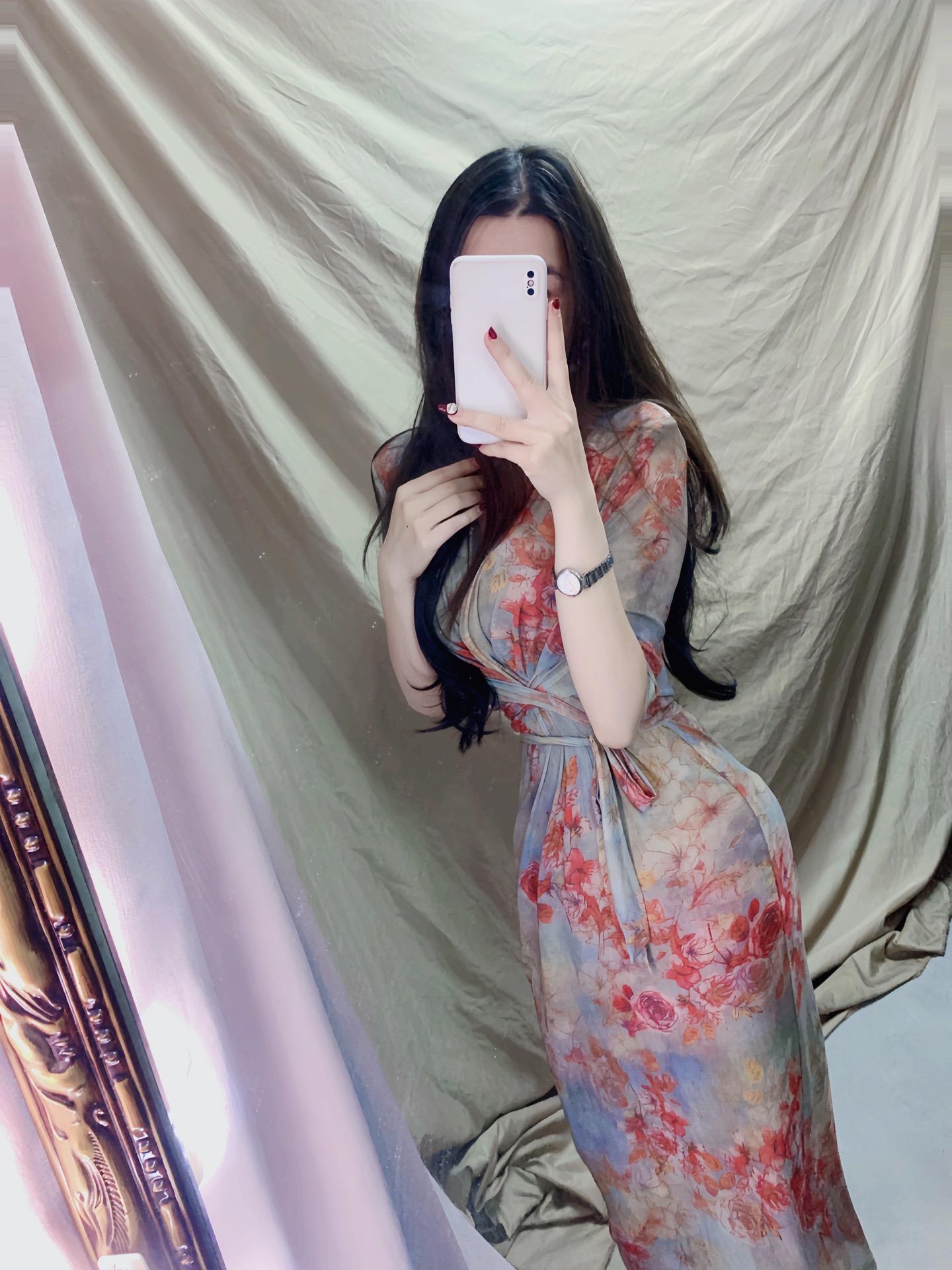 她不经意的动作 掠夺了你很多温柔