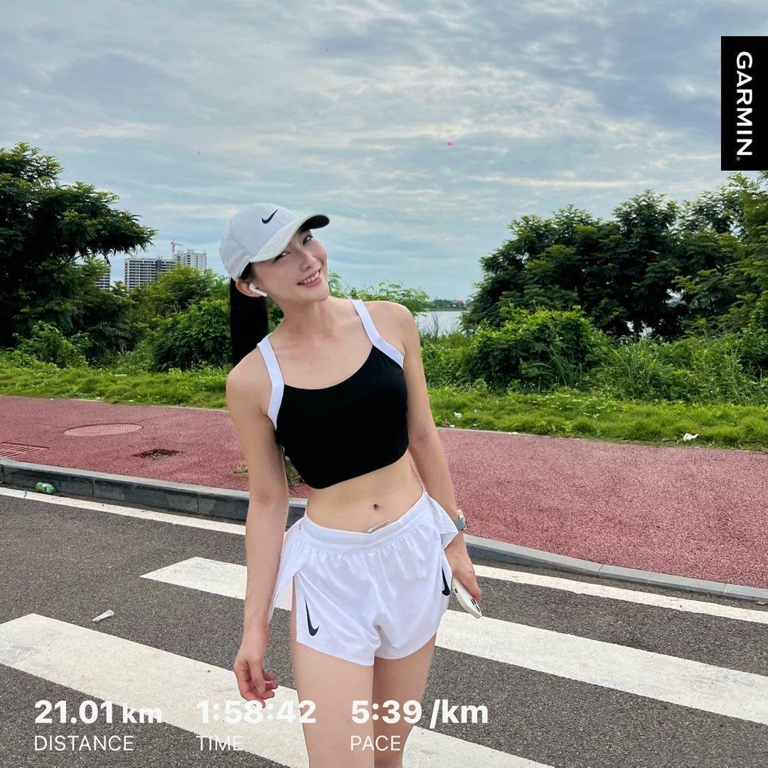 早上好呀，今天你晨跑了吗？#精英跑者##跑步[超话]# ​​​