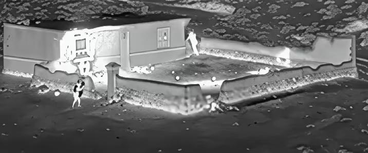 凤梨: 你们要干什么
阿中:咋的啦  
凤梨:你们这个斩首训练是干嘛的
阿中:就