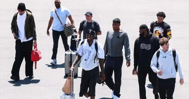 湖人利好！里夫斯状态升级为出战成疑，或提前复出