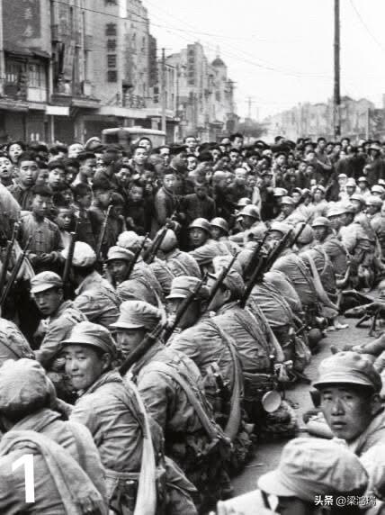 1949年4月21日晨，中国人民解放军第二、第三野战军全线发起渡江战役。22日下