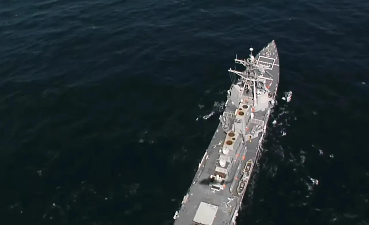 今天，伊朗军队发射无人机向阿曼湾和阿拉伯海北部的美国海军舰艇进行了攻击。据伊朗通