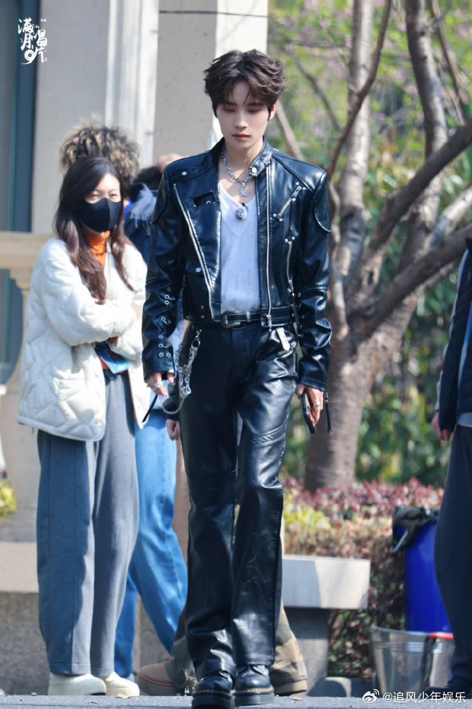 原来井胧也没忘记创造营风华合伙人 这波回忆杀太顶了，井胧被提起创造营立刻起舞，肌