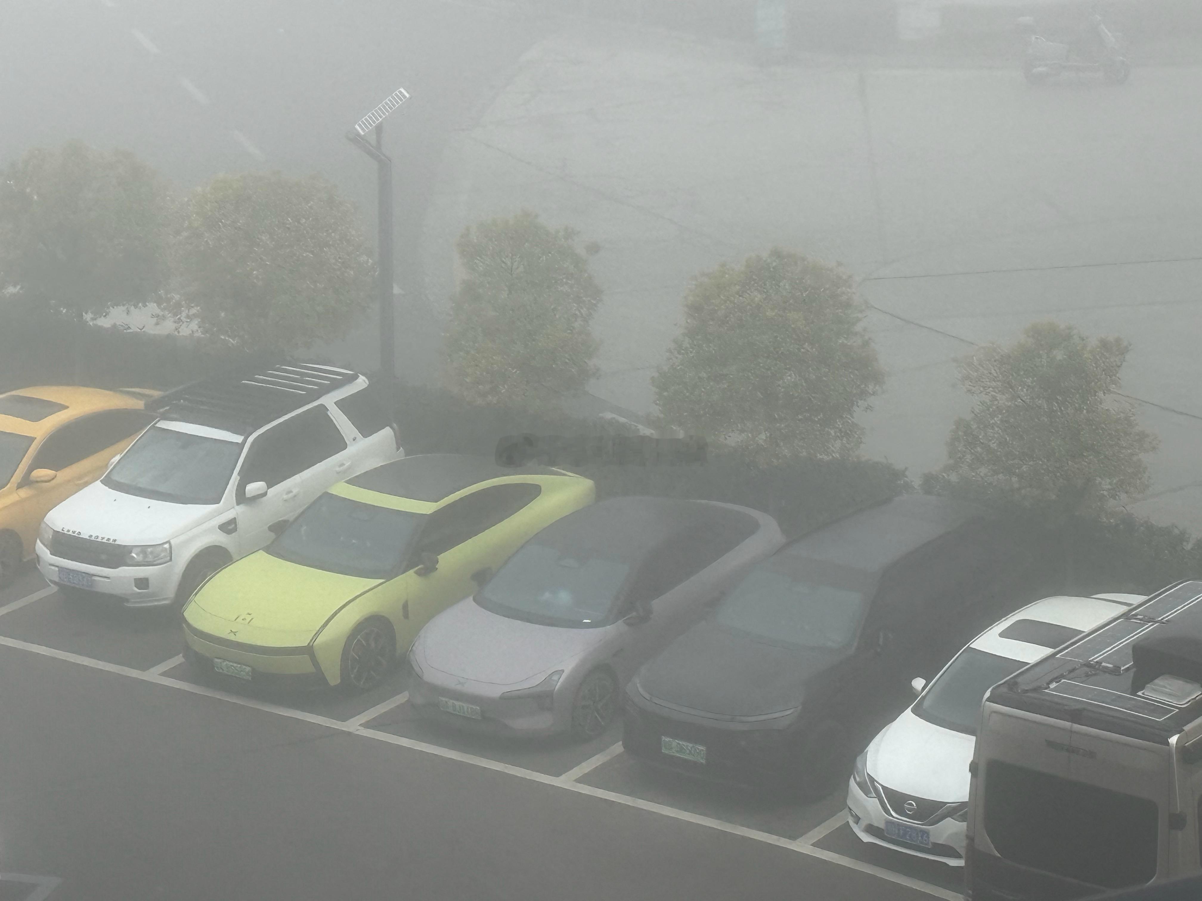 湖北怎么勒个大雾啊！小鹏汽车 宜都