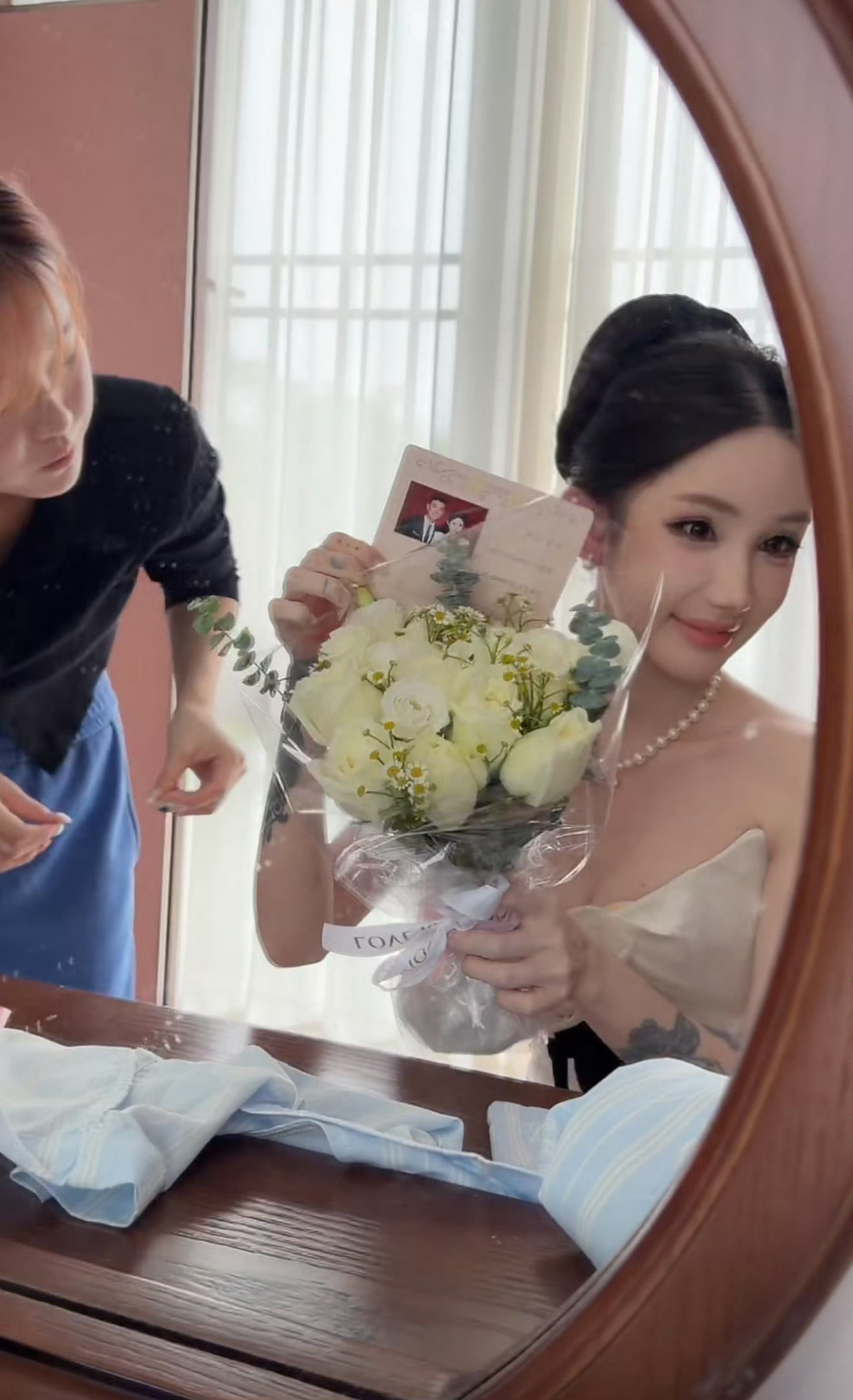 薛小婉任权手持结婚证他俩能领上证真的堪比参加高考了吧，一波三折最后才尘埃落定。虽