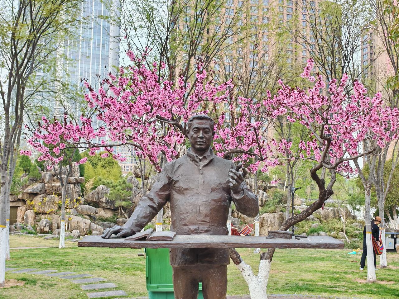 什么才是值得教师永远追求的? 教师值得永远追求的，不是功名利禄，而是教育的初心与