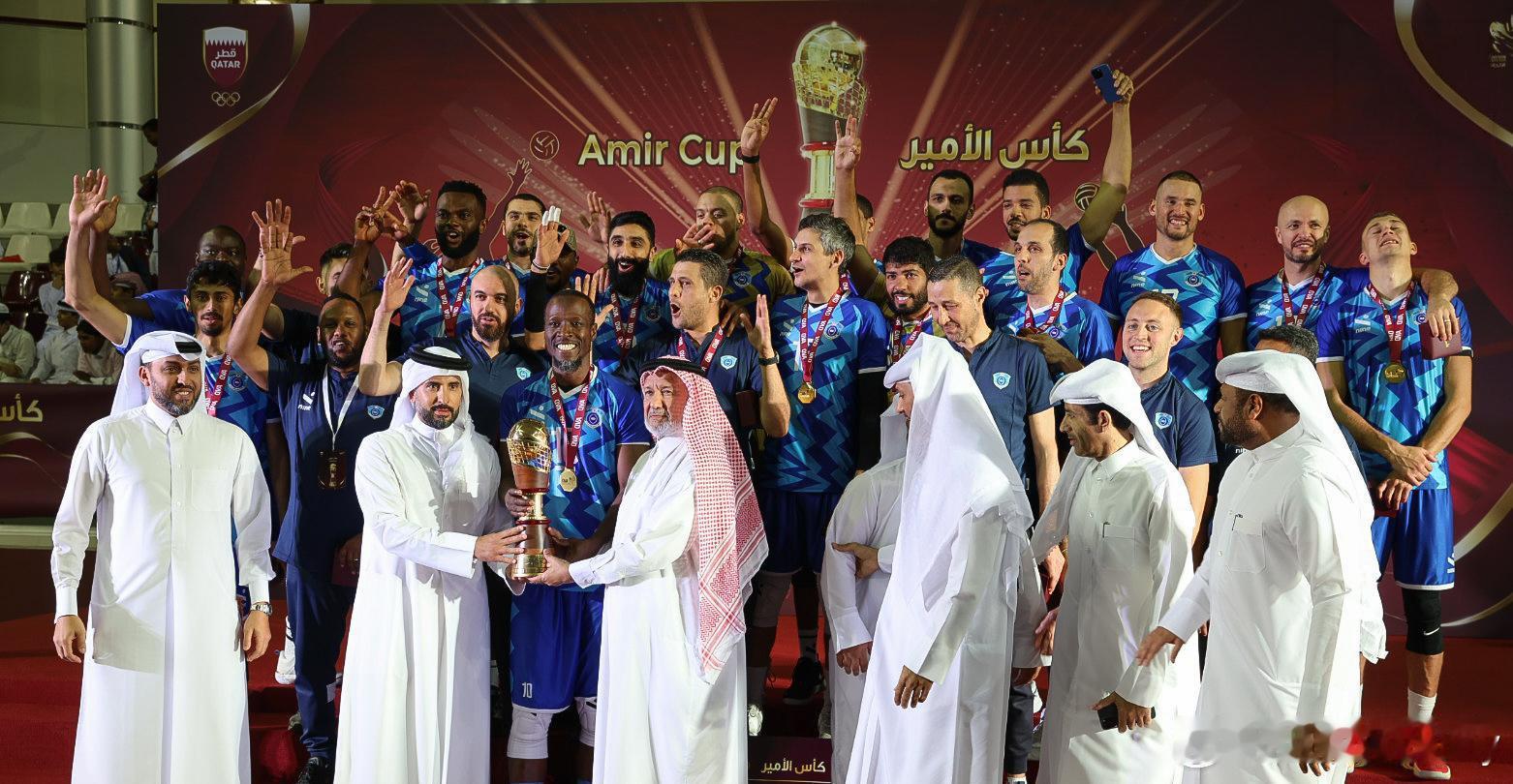 卡塔尔警察体育俱乐部在2025/26赛季埃米尔杯决赛中，直落三局（25-21, 