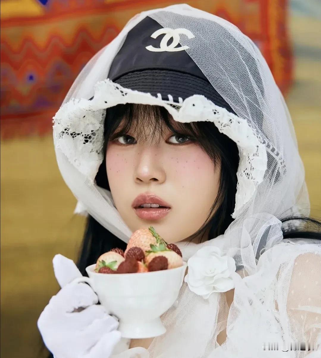 小沈阳女儿也要出道做明星了，评论区很多人夸奖她长得很漂亮，有气质。

而有网友评