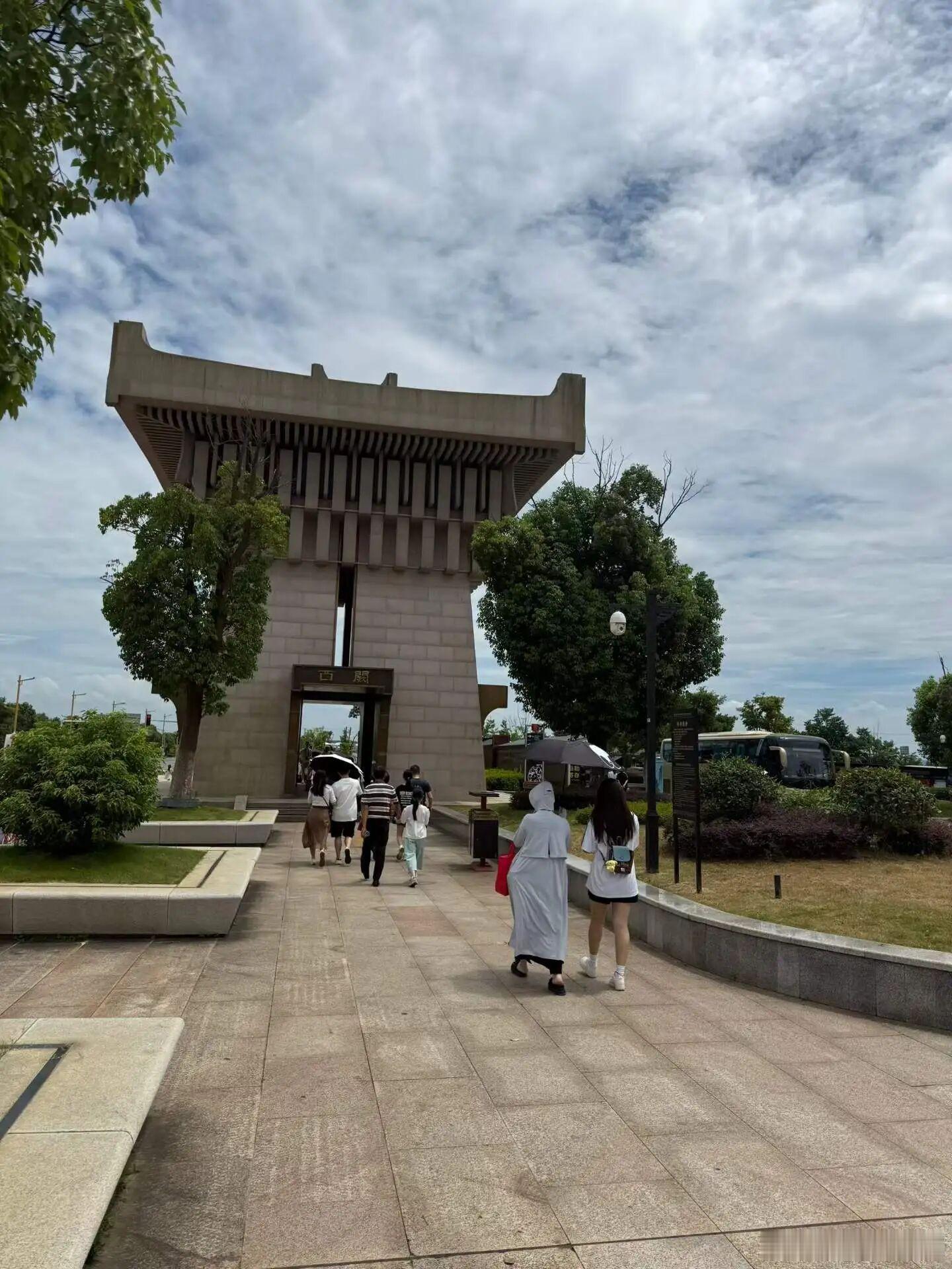 江西南昌海昏侯国遗址博物馆是全国规模最大的汉代文物收藏、展示中心之一，内设基本陈