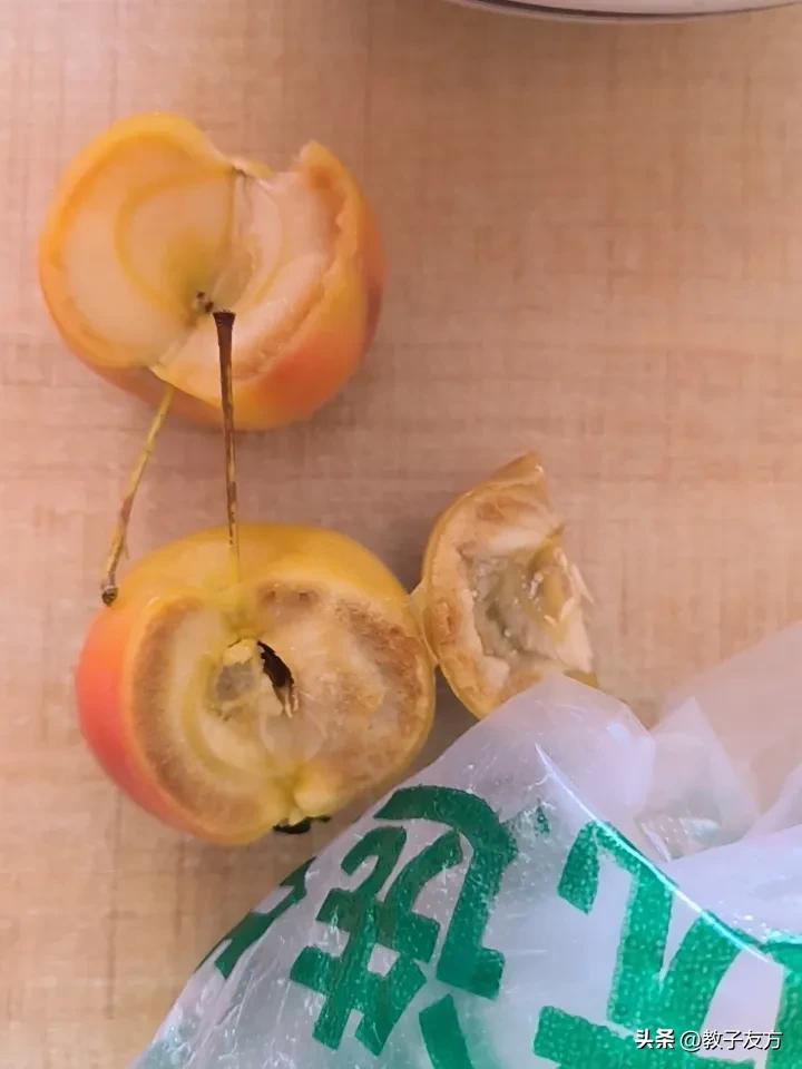 这种沙果怎么了？还能继续吃吗？
       我平时特别喜欢吃水果，可是自从福建